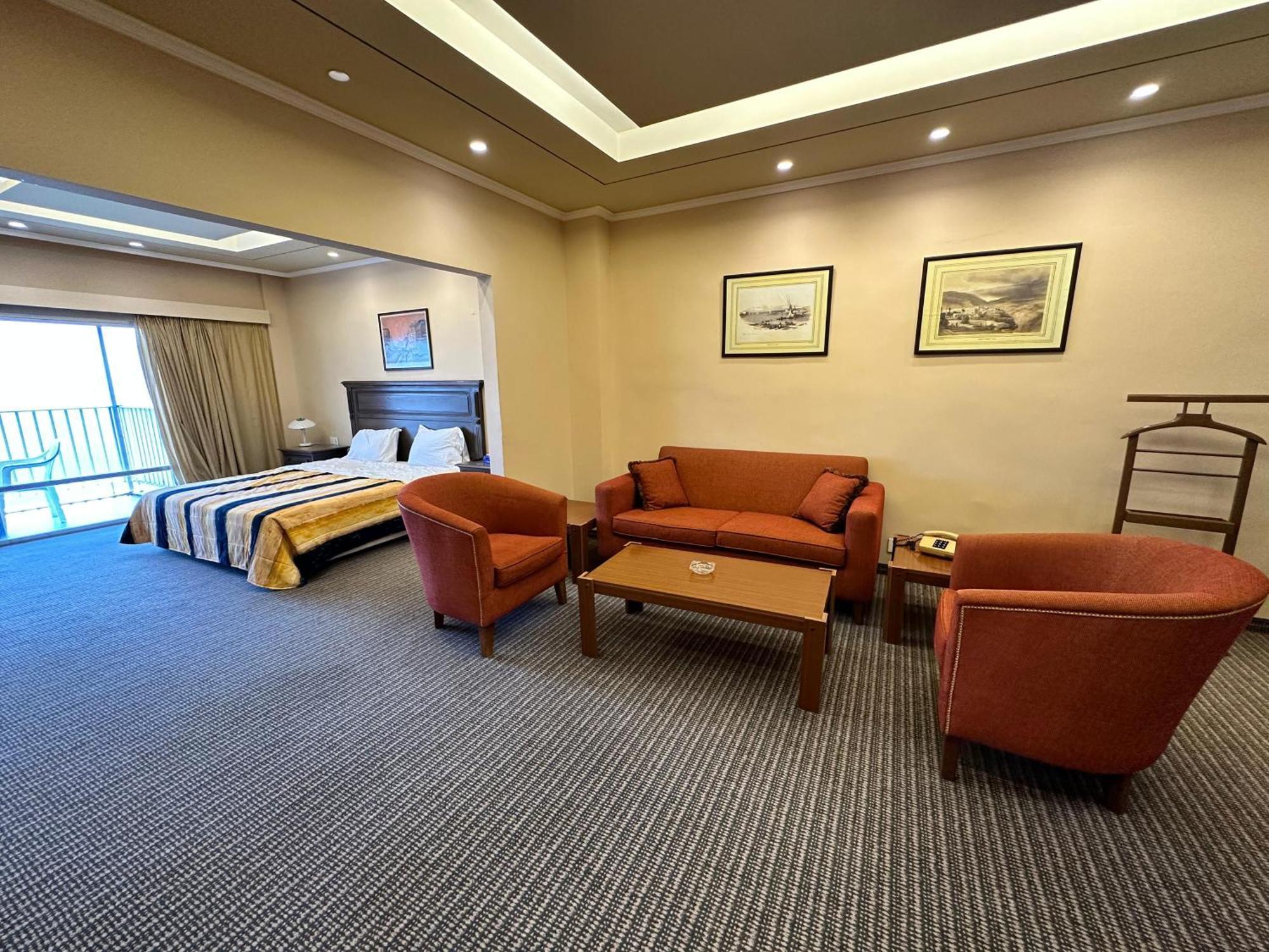 Le Crillon Otel Brummana Dış mekan fotoğraf