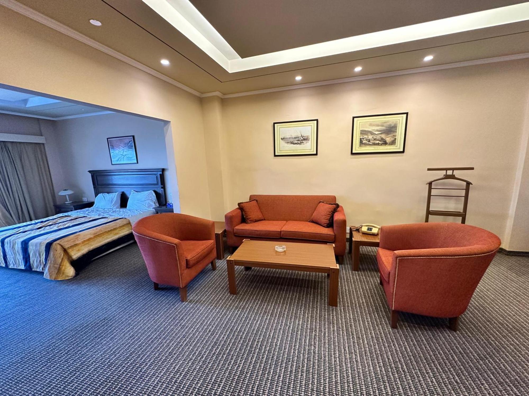Le Crillon Otel Brummana Dış mekan fotoğraf